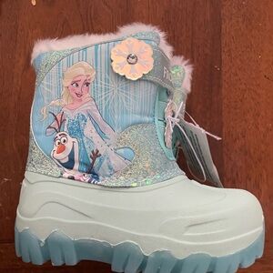 Toddler Frozen waterproof light up boots size 9T